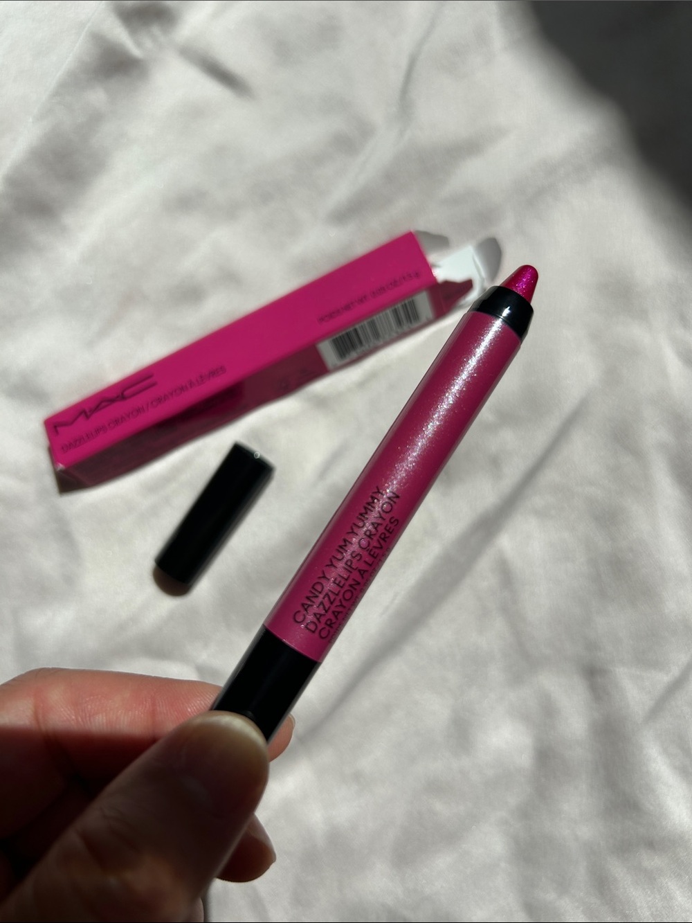 Mac Dazzlelips crayon. Candy Yum Yummy - Picture 4 of 7